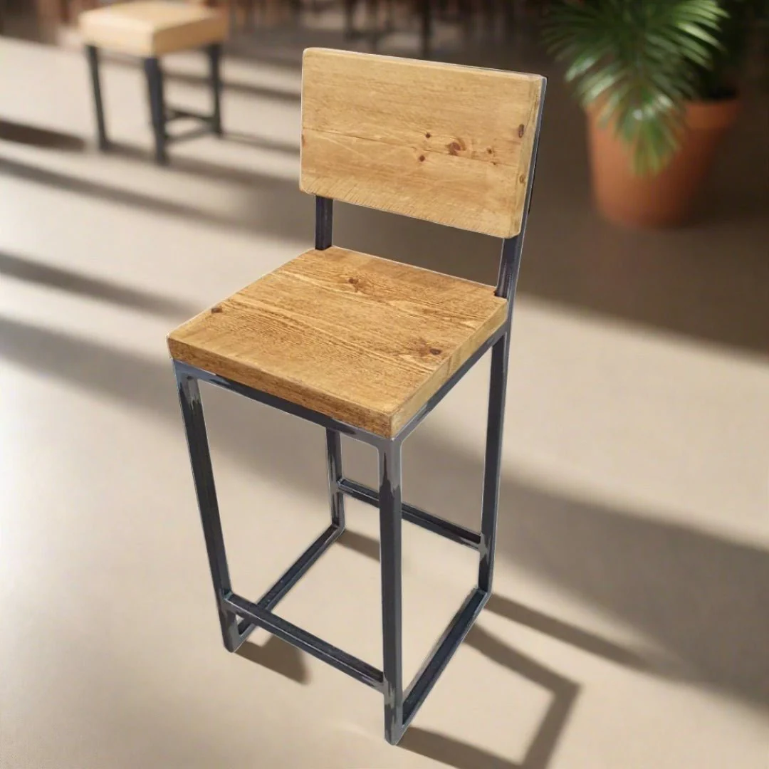 Cruach - Industrial Bar Stool with Backrest - Image 3