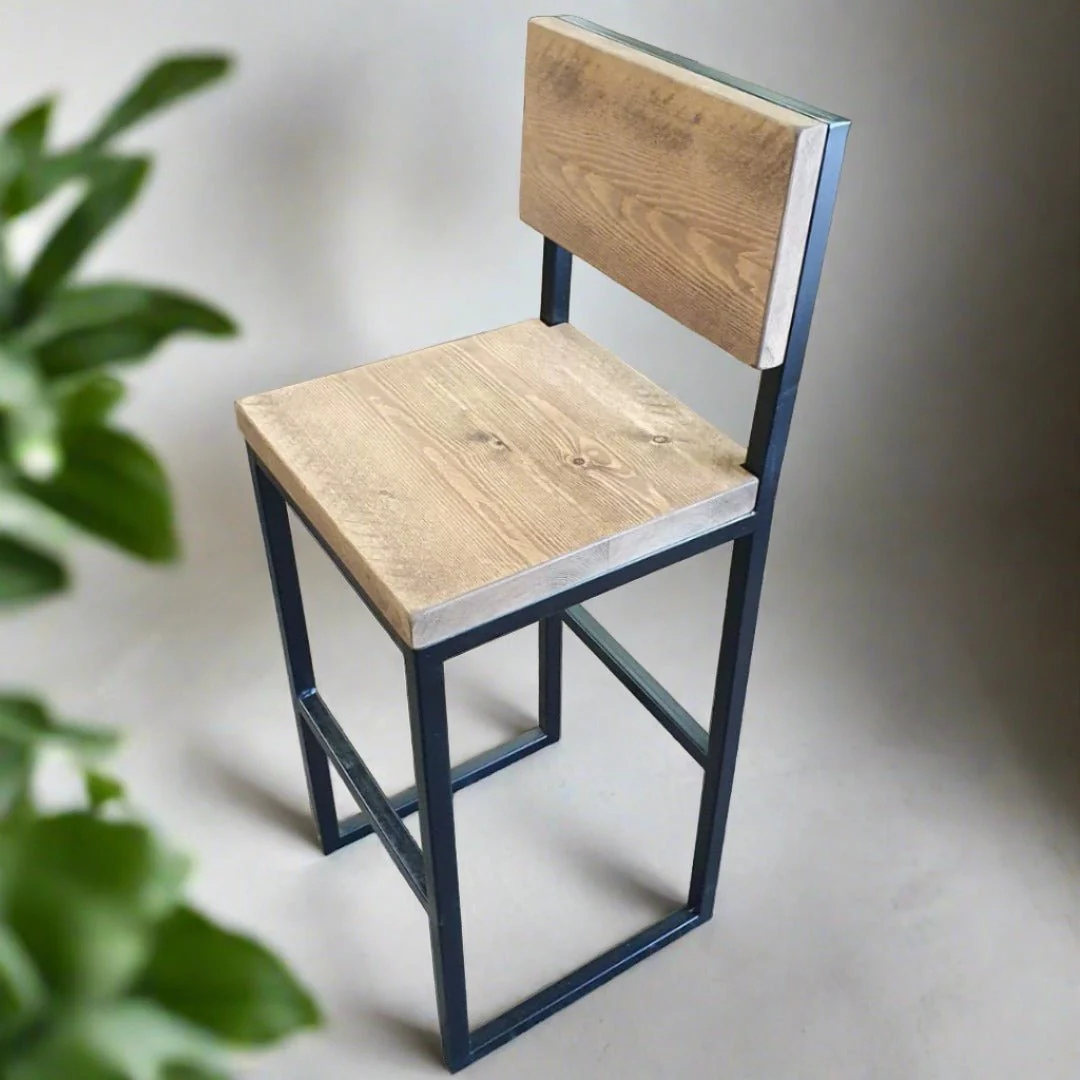 Cruach - Industrial Bar Stool with Backrest - Image 4