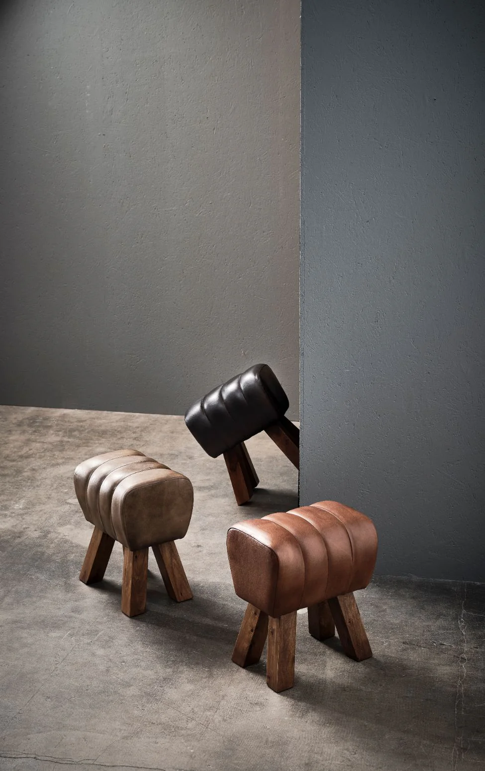Lima Mini Gym Bench - Rose Brown Buffalo Leather - Image 3