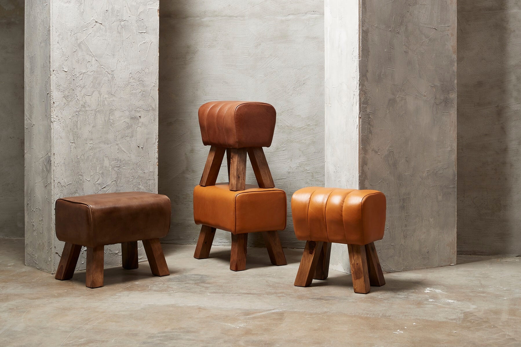 Lima Mini Gym Bench - Rose Brown Buffalo Leather - Image 4