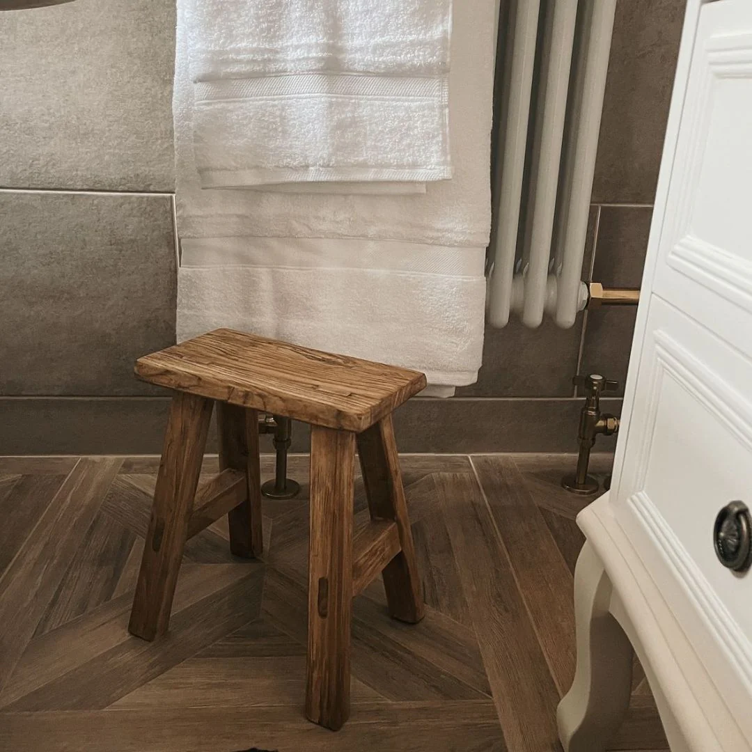 Old Barn Milking Stool - Image 6