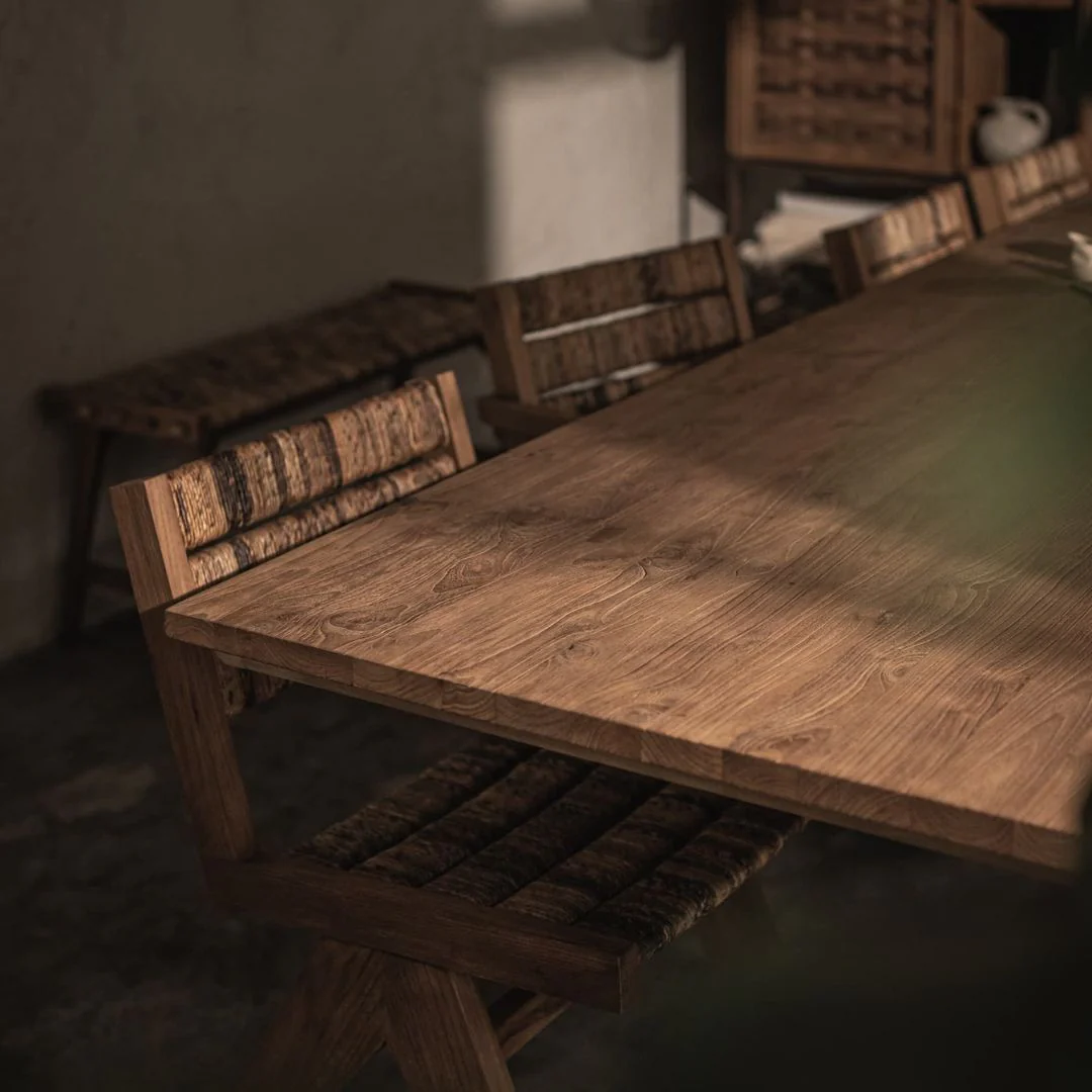 Xono Dining Table - Image 7